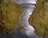 A picture of step 1 of Alo chicken.