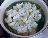Foto del paso 2 de la receta: Ensalada templada de coliflor con judías verdes y zanahorias