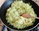 Foto del passaggio 2 della ricetta Carbonara di zucchine
