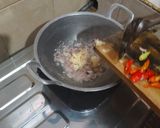 Foto langkah ke 2 dari resep Ikan Sarden Kaleng Bumbu Pedas.