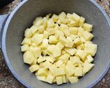 Foto del paso 1 de la receta: 🥔🧄🌱 Puré de papas a la provenzal 🌱🧄🥔