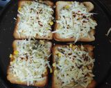 A picture of step 5 of Mushroom corn toast.