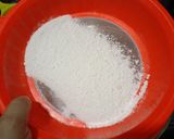 A picture of step 2 of Homemade sago flour.