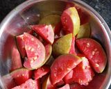 લાલ જામફળ સલાડ (Red Jamfal Salad Recipe In Gujarati) રેસીપી સ્ટેપ2ફોટો