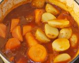 Foto langkah ke 5 dari resep Goulash Soup - Hungarian Beef Stew.