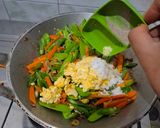 Foto langkah ke 6 dari resep Tumis buncis kapri wortel telur.
