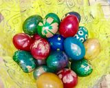 Foto del paso 6 de la receta Huevos de Pascua decorados de colores 🐣