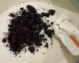 Foto langkah ke 4 dari resep Bolu Kukus Cookies (Bentuk Buah Naga).
