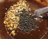 Foto del paso 7 de la receta Brownie -Muerte por Chocolate- y avellanas  🍫