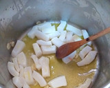 Foto del paso 10 de la receta: Sopa de mariscos a los tres caldos e infusionada con azafrán