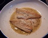 Foto del paso 4 de la receta: 63. Filetes de dorada a la plancha