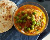 A picture of step 3 of Aloo Matar (Potato-Peas Curry).