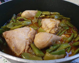 Foto del paso 11 de la receta: Pollo a la cerveza con judías verdes