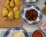 Rakott krumpli ahogy mi szeretjük recept fázis 2 fotója