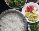 Hình bước làm 2 của món Bún bò huế
