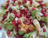 Foto del paso 2 de la receta: Ensalada de pasta con granada huevo duro y atún al toque picante