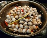 Foto langkah ke 5 dari resep Kerang Darah Masak Saos Tiram.