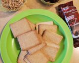 Foto langkah ke 1 dari resep Almond Cranberry Choco Cookies.