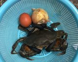 Hình bước làm 1 của món Cua xào củ hành