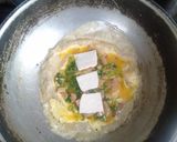 Foto langkah ke 4 dari resep Martabak Telur Keju.