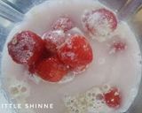 Foto langkah ke 3 dari resep Strawberry Smoothie.