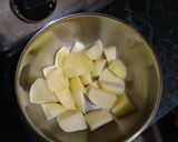 जीरे वाले बैंगन आलू (Jeere wale baingan aloo recipe in hindi) रेसिपी चरण 1 फोटो