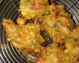 Foto langkah ke 4 dari resep Bakwan Sayur Pedas.