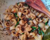 Foto langkah ke 5 dari resep Tumis Kulit Sapi Cabe Hijau.