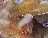 Foto langkah ke 1 dari resep Masak Sop Ikan Mujair dan udang bumbu tomyang.