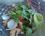 รูปขั้นตอนการทำที่ 3 ของ ยำผักชีหมูเด้ง