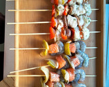 Foto del paso 4 de la receta: Brochetas de pescado y marisco (barbacoa)