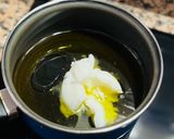 Foto del paso 1 de la receta: Coca de escalivada y sardinas en freidora de aire 🐟 🫑 🧅 🍆