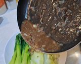 Foto langkah ke 5 dari resep Sayur siram tumis daging cincang.
