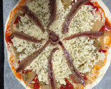 Foto del paso 2 de la receta: Pizza de escalivada y anchoas