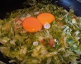 Foto del paso 2 de la receta: Tortilla De Lechuga Queso🧀 tomate y cebolla 🍅🌰