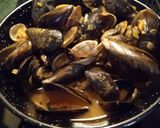 Foto del paso 7 de la receta: Mejillones y almejas gallega a la marinera