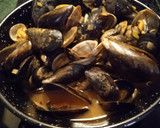 Foto del paso 7 de la receta: Mejillones y almejas gallega a la marinera