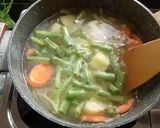 Foto langkah ke 3 dari resep Sup sosis bakso.