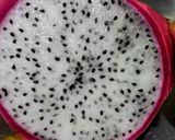 A picture of step 1 of Dragon fruits milkshake.
