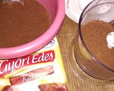 Meggyes tejfölös túrótorta kekszalapon recept fázis 3 fotója