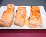 Foto del paso 4 de la receta: Salmón a la plancha con vinagreta de crema de miel de romero