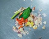 Foto langkah ke 4 dari resep 399. Oseng Kikil Tempe Pedas.