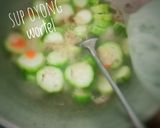 Foto langkah ke 2 dari resep Sup oyong wortel.