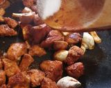 A picture of step 3 of Spicy Chicken And Mushroom Pasta in Creamy sauce.