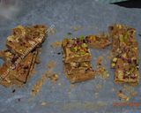 A picture of step 12 of Besan Halwa حلوای آرد نخودچی.