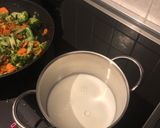 Foto del passaggio 1 della ricetta Broccoli carote e zucchine con crema di taleggio di capra