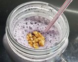 A picture of step 3 of Energy smoothie.