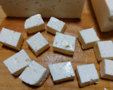 Foto del paso 3 de la receta: Queso panela marinado con hierbas a la mexicana