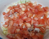 Foto del paso 3 de la receta: Ensalada con pollo y aguacate