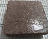 Foto langkah ke 7 dari resep Bolu Ketan Hitam Lapis Keju.